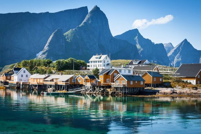 A Lofoten-szigetek csodái: csoportos utazás magyar idegenvezetéssel 2025.08.20-25.