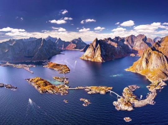 Fehér éjszakák a Lofoten-szigeteken: csoportos utazás magyar idegenvezetéssel 2026.06.10-15. , , , , , , , , Csoportos utazások, Különleges ajánlatok, Felfedezőutak, Norvégia