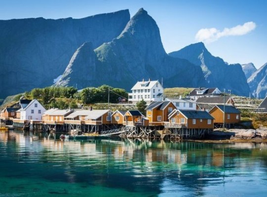 Fehér éjszakák a Lofoten-szigeteken: csoportos utazás magyar idegenvezetéssel 2026.06.16-21. , , , , , , , , Csoportos utazások, Különleges ajánlatok, Felfedezőutak, Norvégia