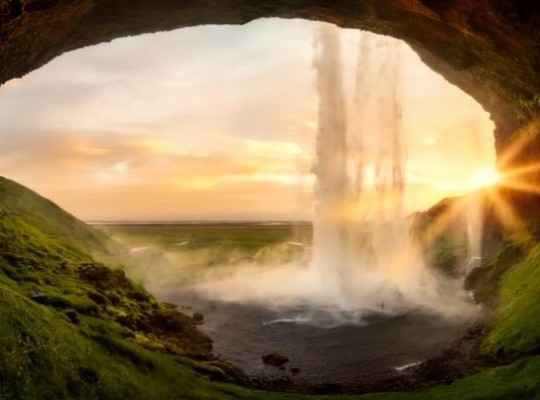 Izlandi kiscsoportos csillagtúra a gejzírek és vulkánok szigetén magyar idegenvezetéssel 2026.10.31.–11.03. , , , , , , , , Csoportos utazások, Őszi csoportos utak, Téli csoportos utak, Bono utak, Különleges ajánlatok, Felfedezőutak, Izland