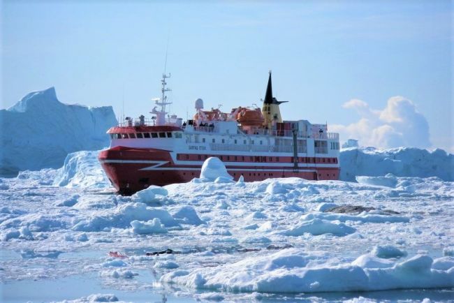 Az Arctic Umiaq Line Sarfaq Ittuq nevű hajója
